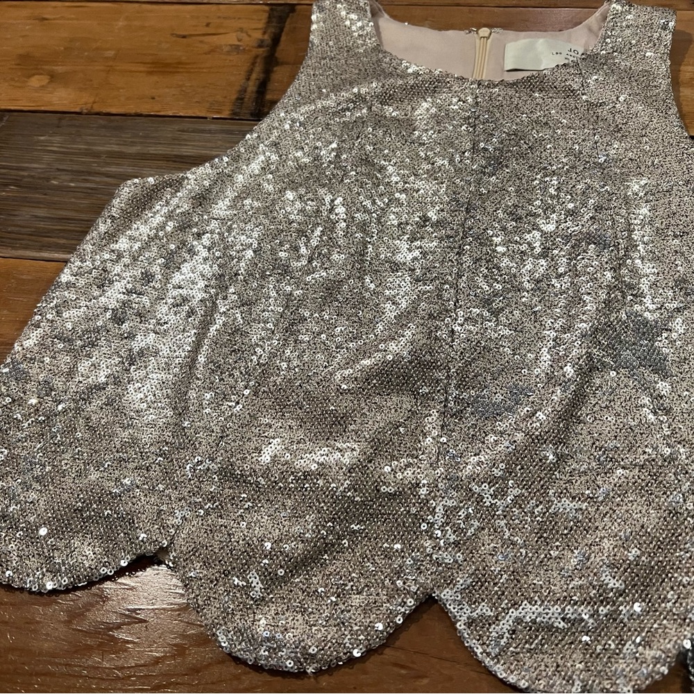 J.O.A. Los Angeles Silver Sequin Top Size L - Picture 3 of 6